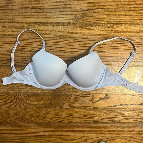 Victoria's Secret Pink Wear everywhere t-shirt lightly lined blue bra 32DD - Picture 2 of 3